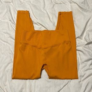 PINK ribbed leggings 3/4 size medium, burnt orange color